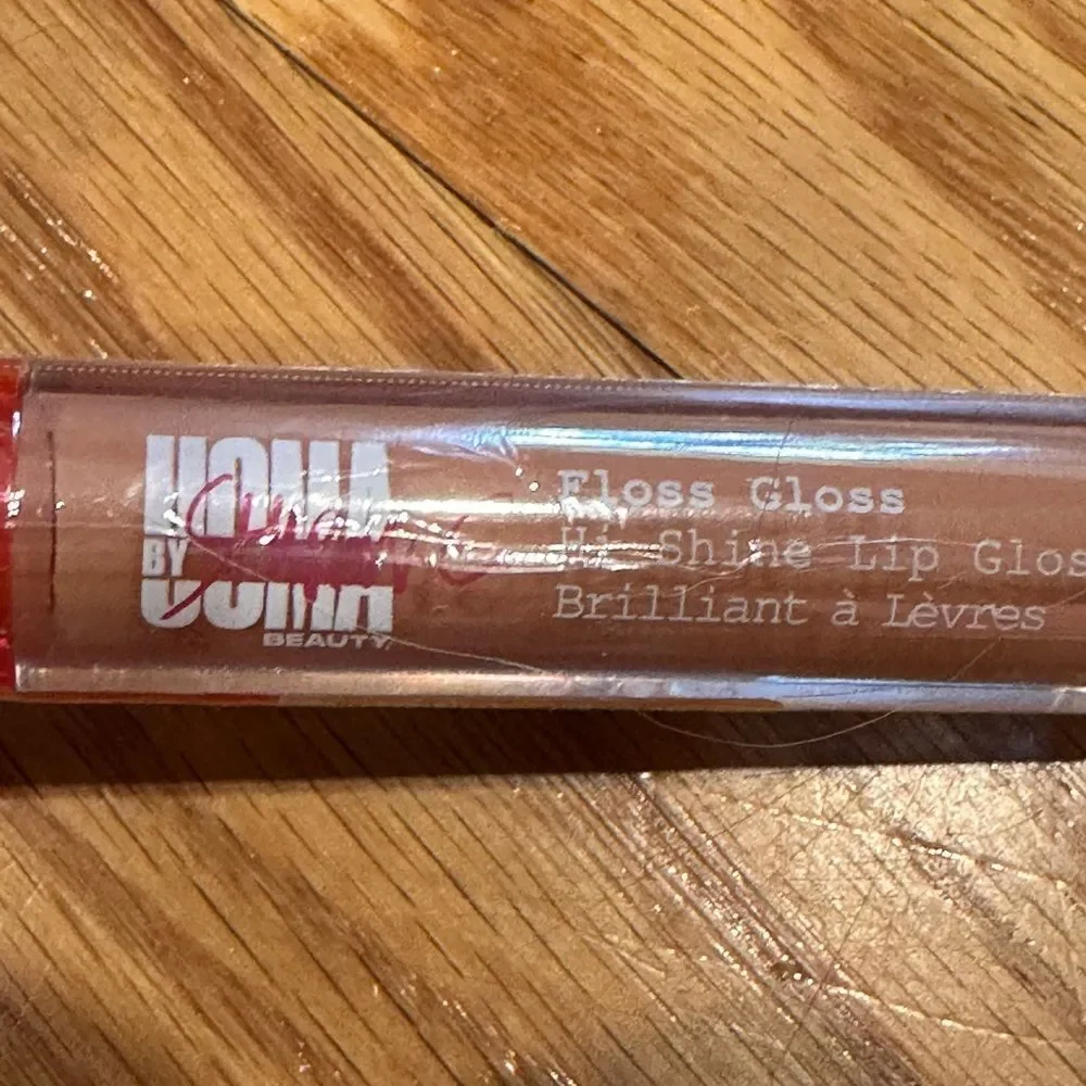 Sharon C Uoma Beauty peachy nude lipgloss